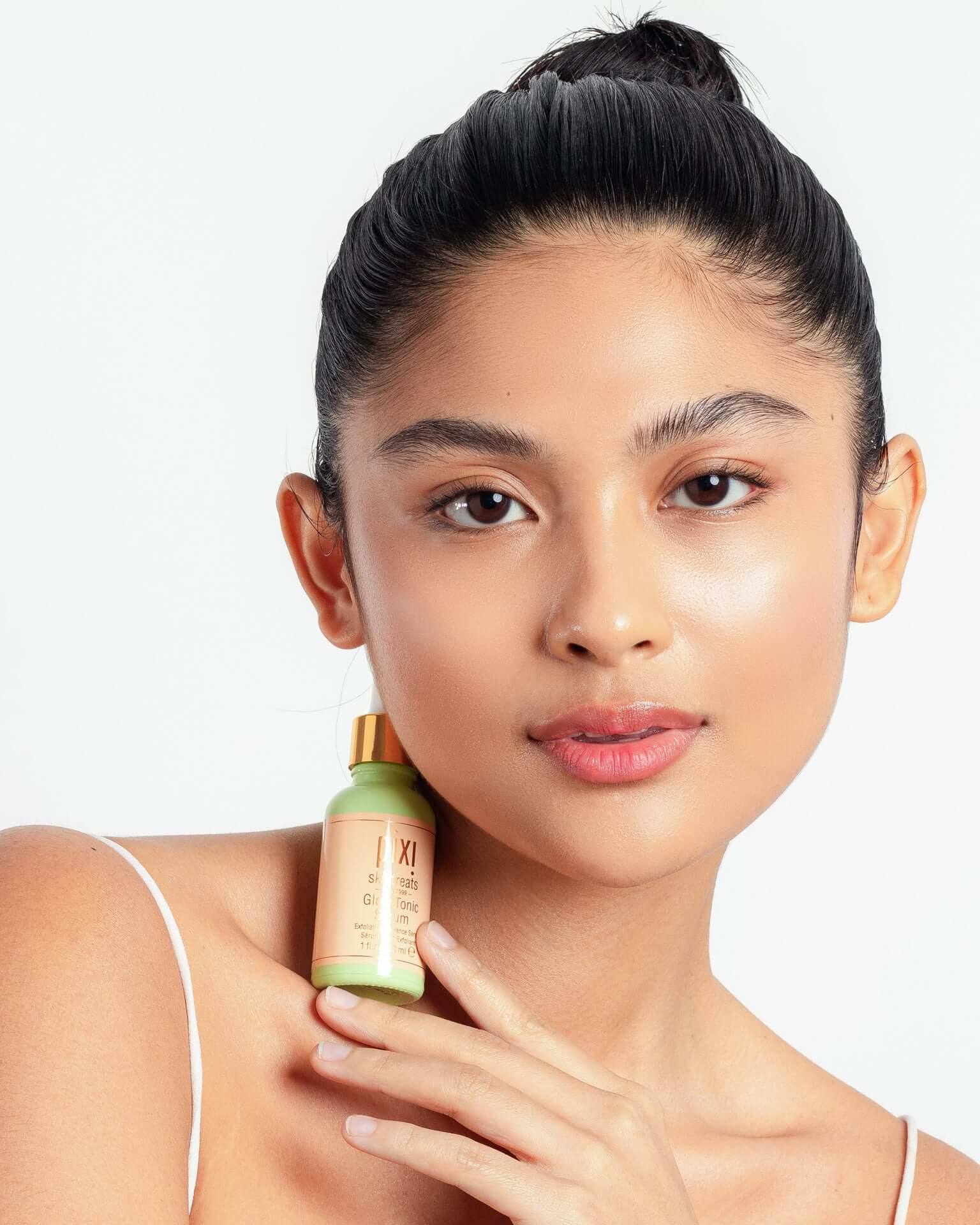 Pixi glow tonic serum model