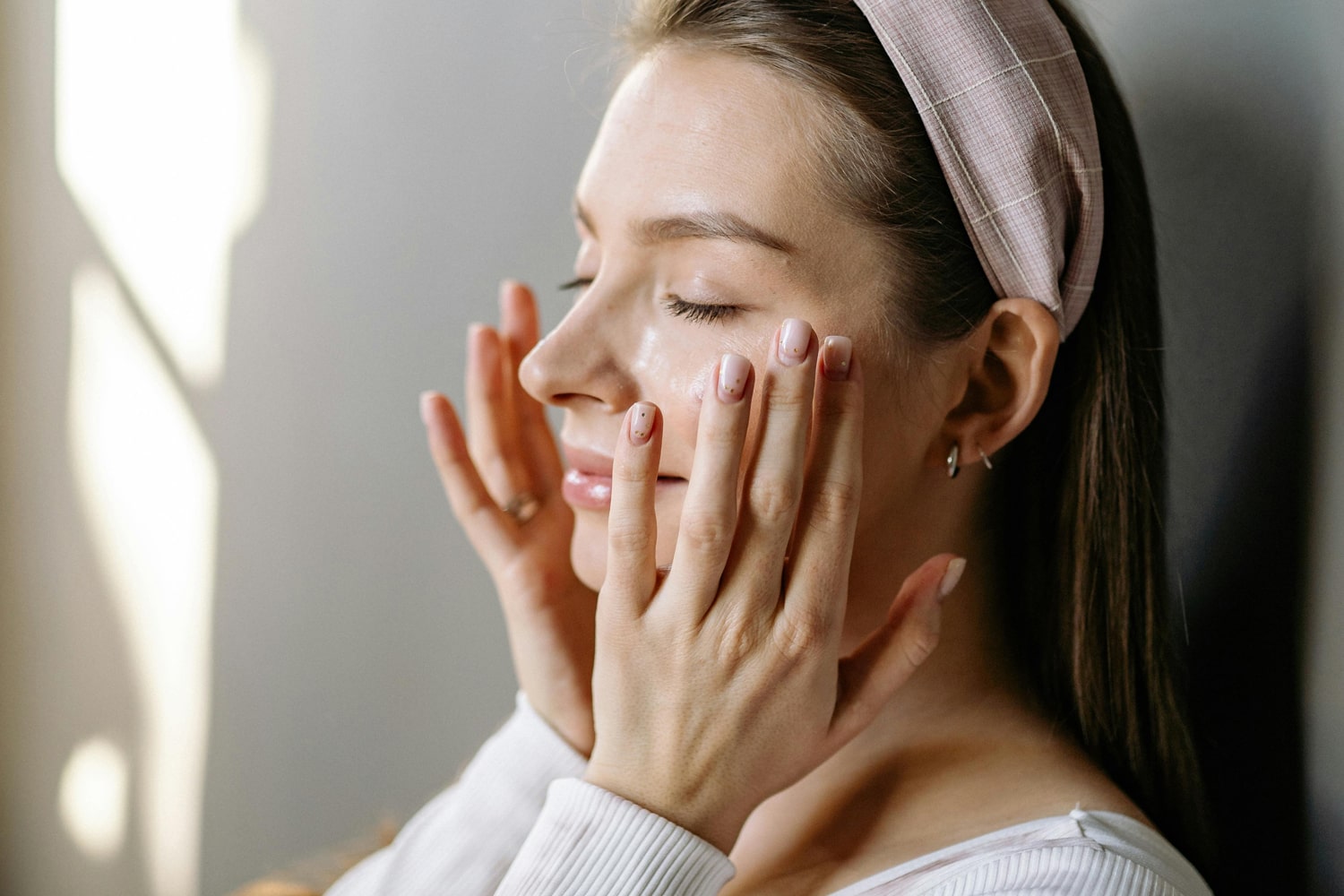 Learn About the Purpose of Eye Creams